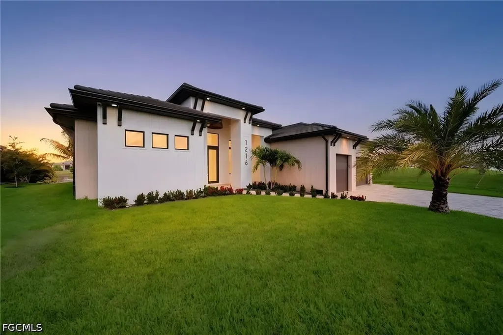 1216 NW 32nd Place Cape Coral FL 33993