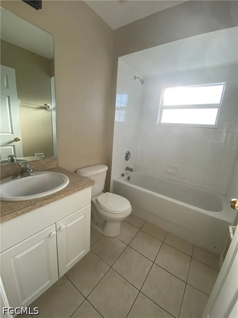 2251 SW 4th Street Cape Coral FL 33991