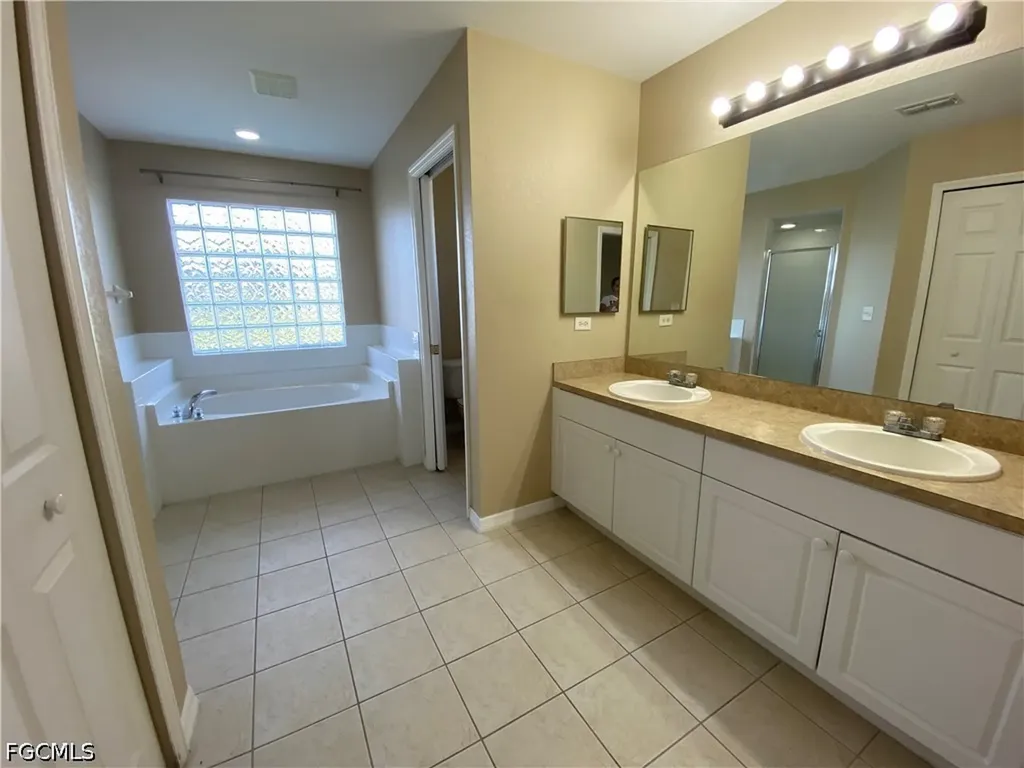 2251 SW 4th Street Cape Coral FL 33991