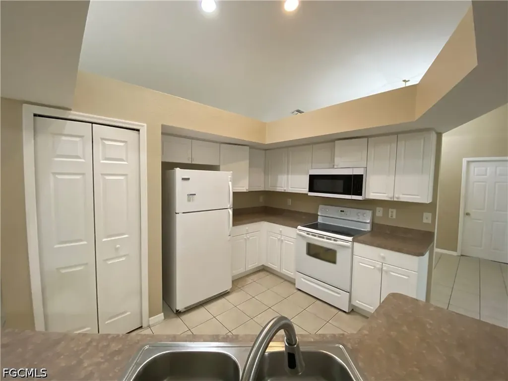 2251 SW 4th Street Cape Coral FL 33991