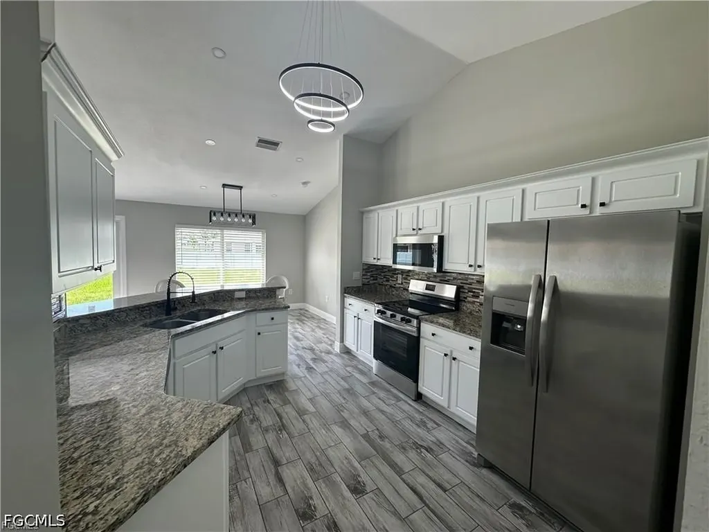 1518 NE 43rd Lane Cape Coral FL 33909