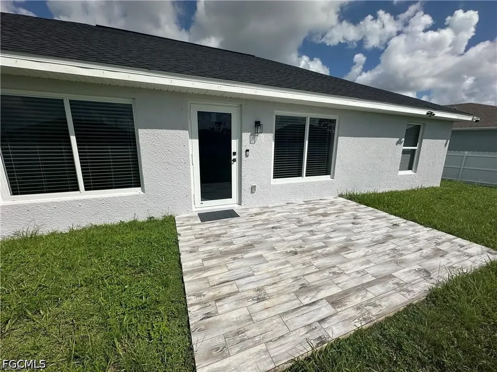 1518 NE 43rd Lane Cape Coral FL 33909