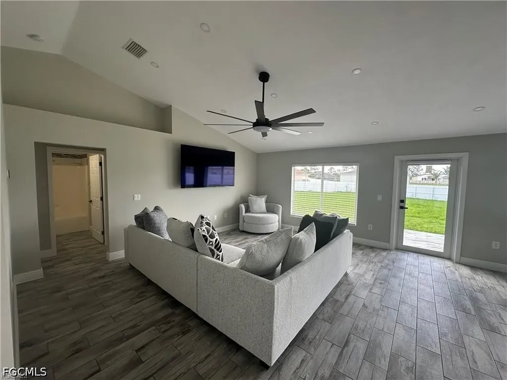 1518 NE 43rd Lane Cape Coral FL 33909