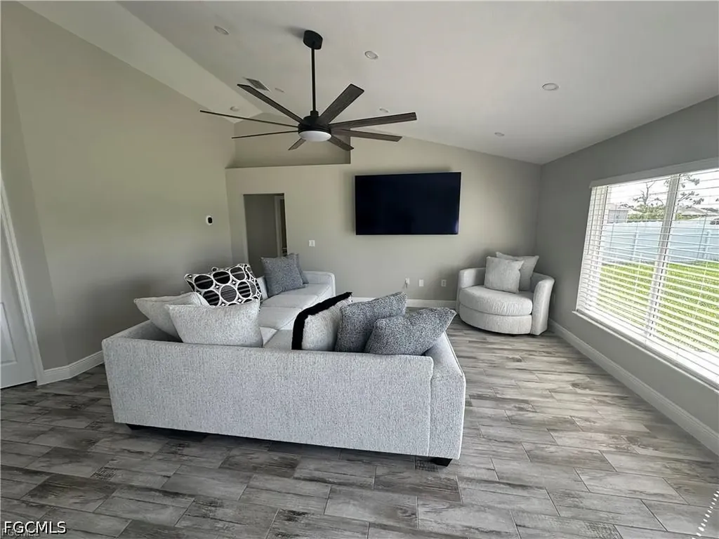 1518 NE 43rd Lane Cape Coral FL 33909