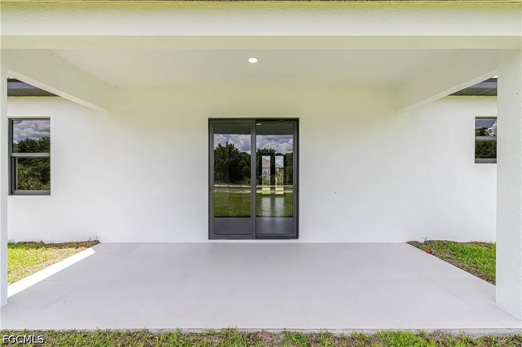 2705 Darlene Place Lehigh Acres FL 33971