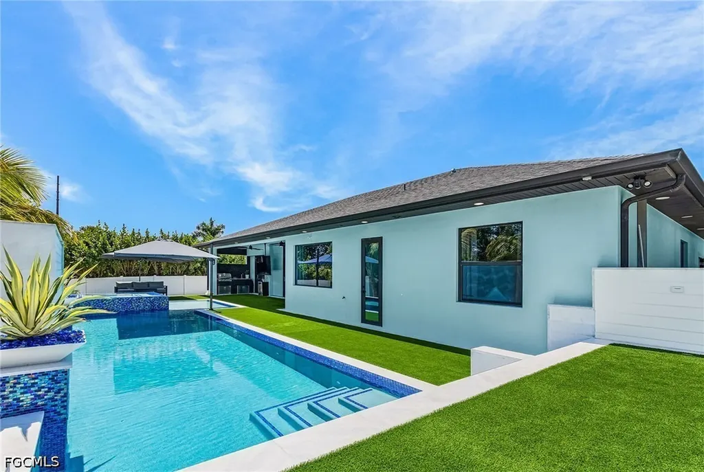 8800 Woodgate Manor Court Fort Myers FL 33908