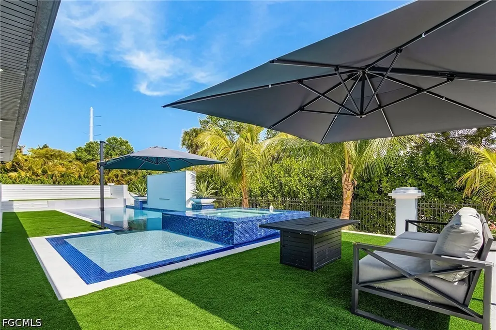 8800 Woodgate Manor Court Fort Myers FL 33908