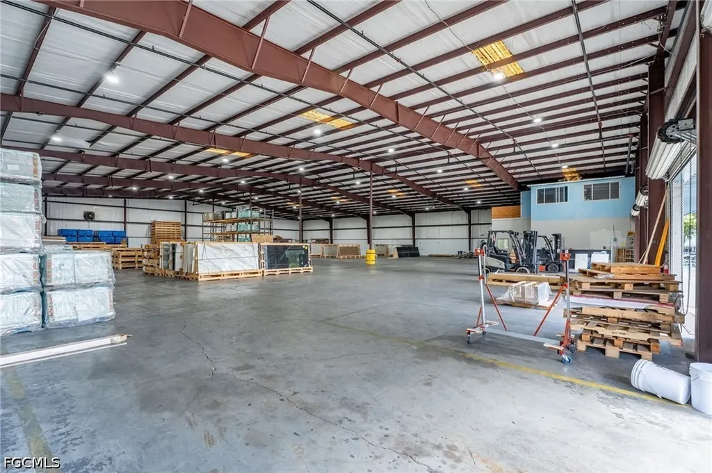 3520 Old Metro Parkway Fort Myers FL 33916