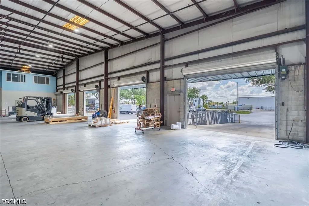 3520 Old Metro Parkway Fort Myers FL 33916