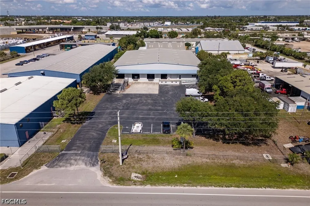 3520 Old Metro Parkway Fort Myers FL 33916