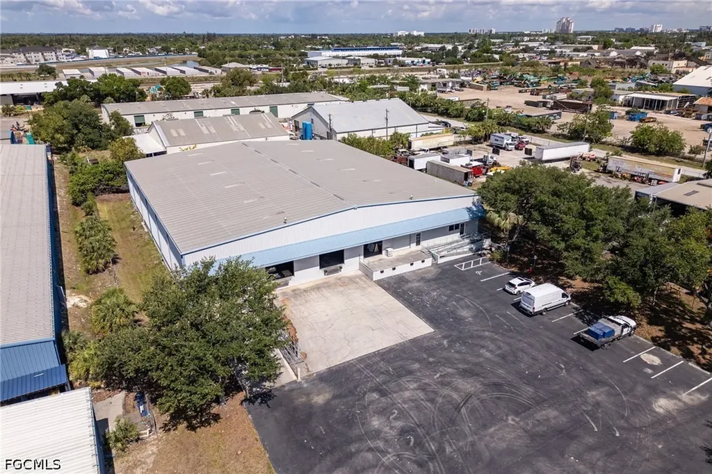 3520 Old Metro Parkway Fort Myers FL 33916