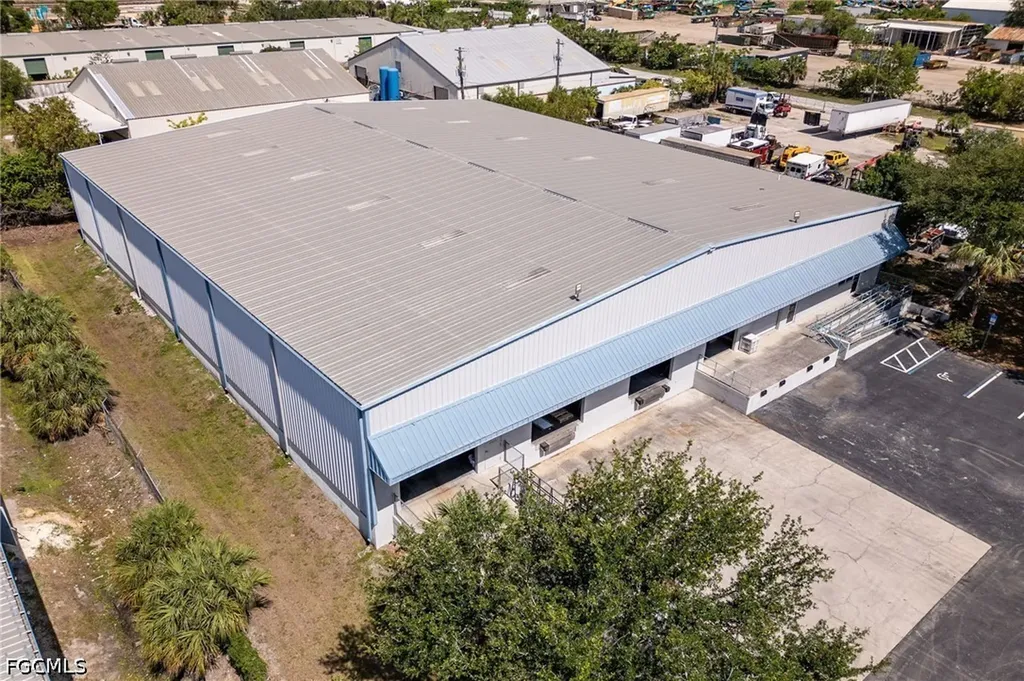 3520 Old Metro Parkway Fort Myers FL 33916