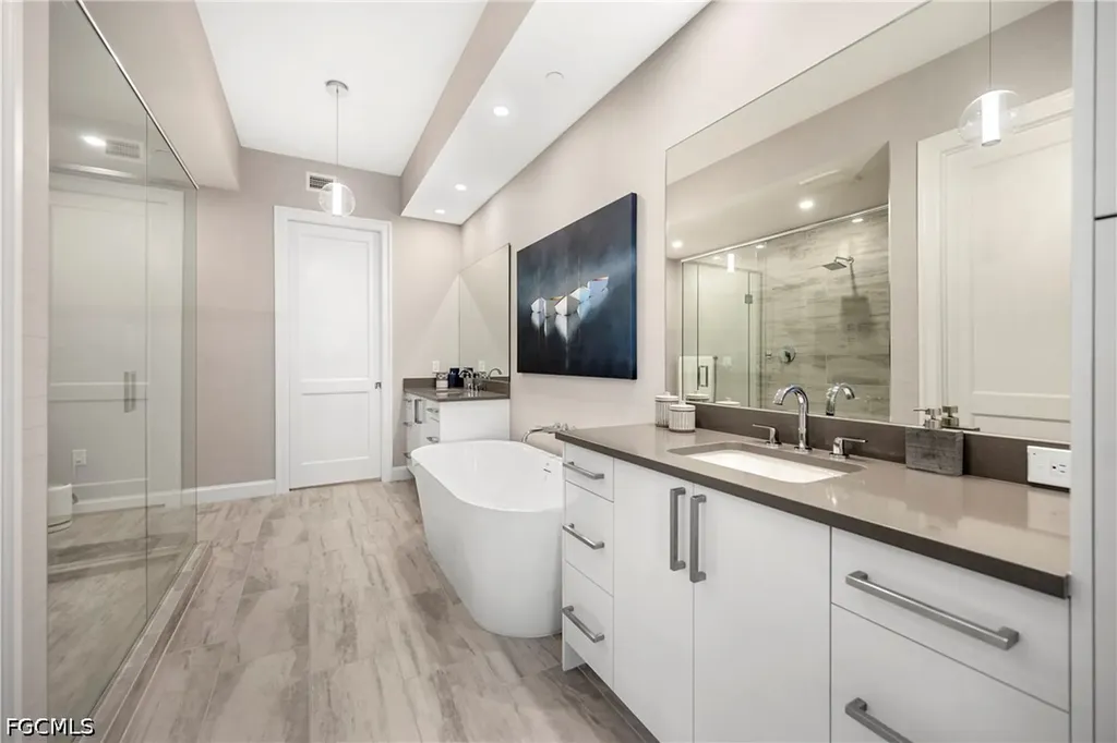 1125 Central Avenue Naples FL 34102