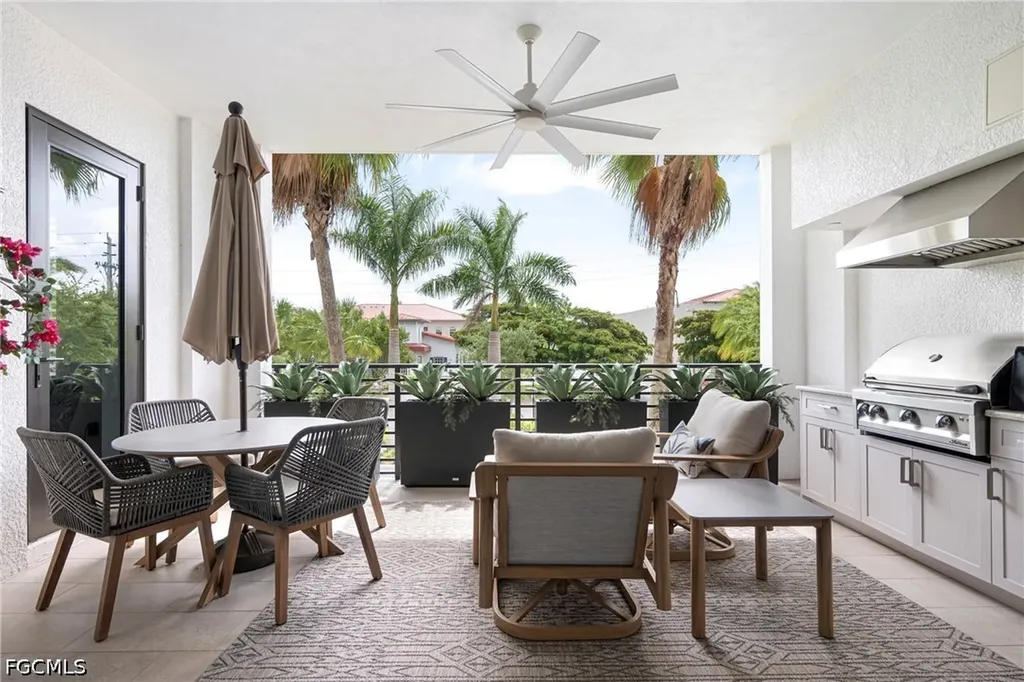 1125 Central Avenue Naples FL 34102