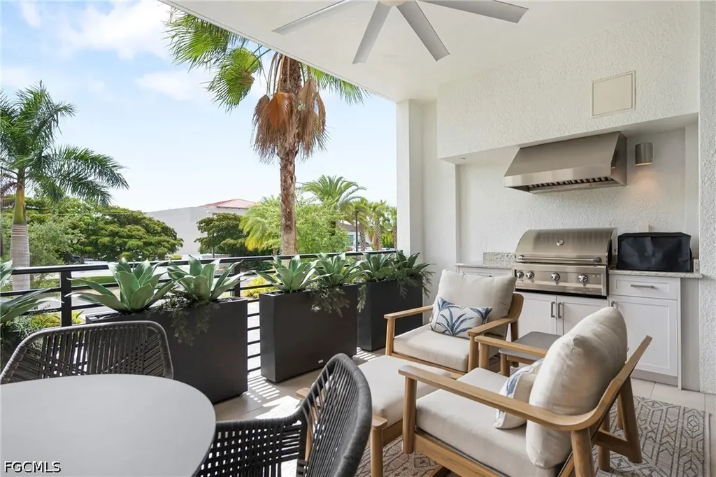 1125 Central Avenue Naples FL 34102
