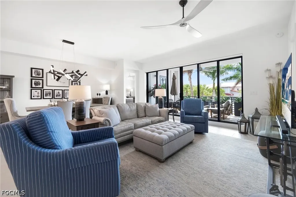 1125 Central Avenue Naples FL 34102