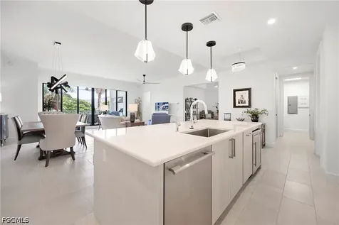 1125 Central Avenue Naples FL 34102