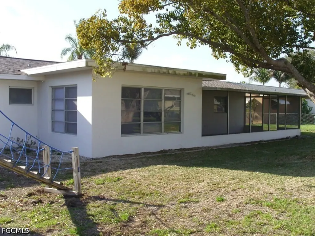 217 Jayview Avenue Lehigh Acres FL 33936