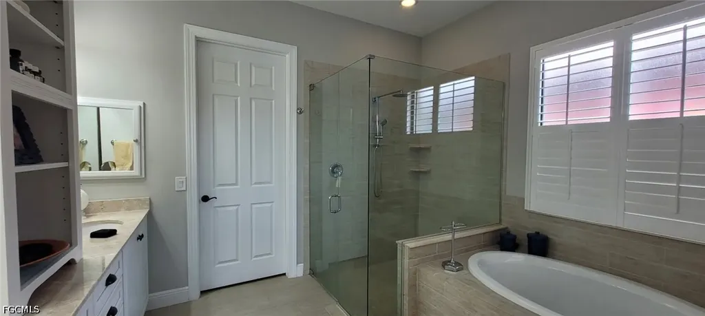 12482 Kentwood Avenue Fort Myers FL 33913