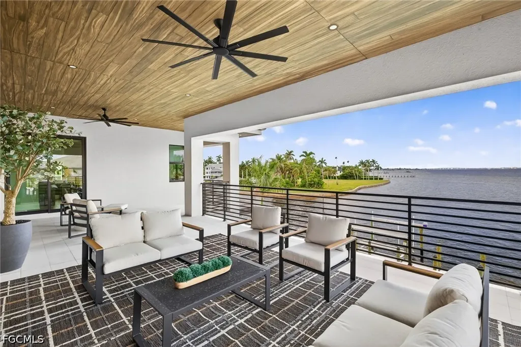 6924 Old Whiskey Creek Drive Fort Myers FL 33919