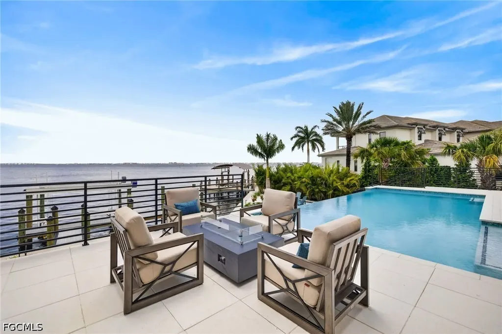 6924 Old Whiskey Creek Drive Fort Myers FL 33919