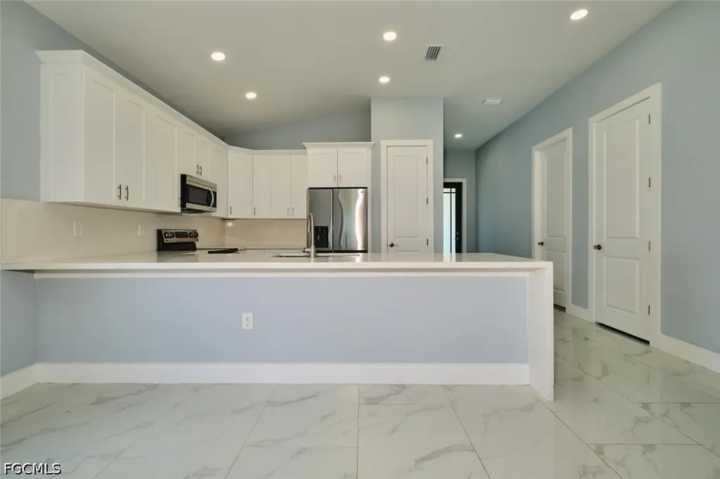 1918 SW 1st Street Cape Coral FL 33991