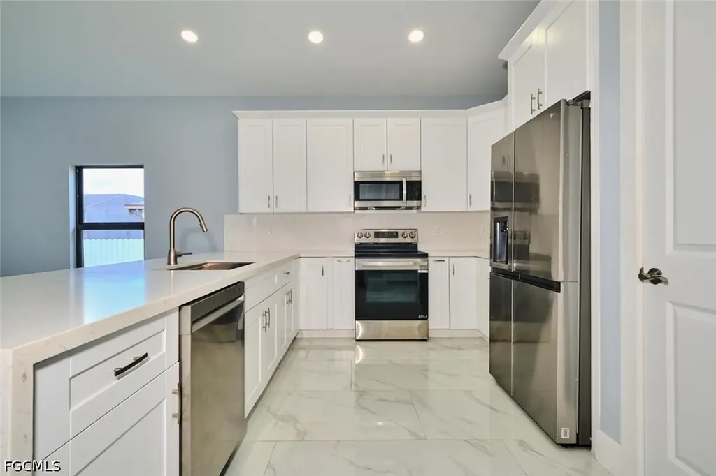 1918 SW 1st Street Cape Coral FL 33991