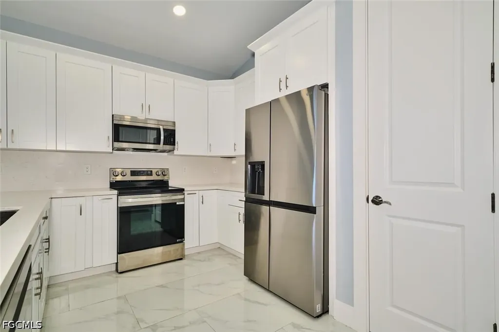 1918 SW 1st Street Cape Coral FL 33991