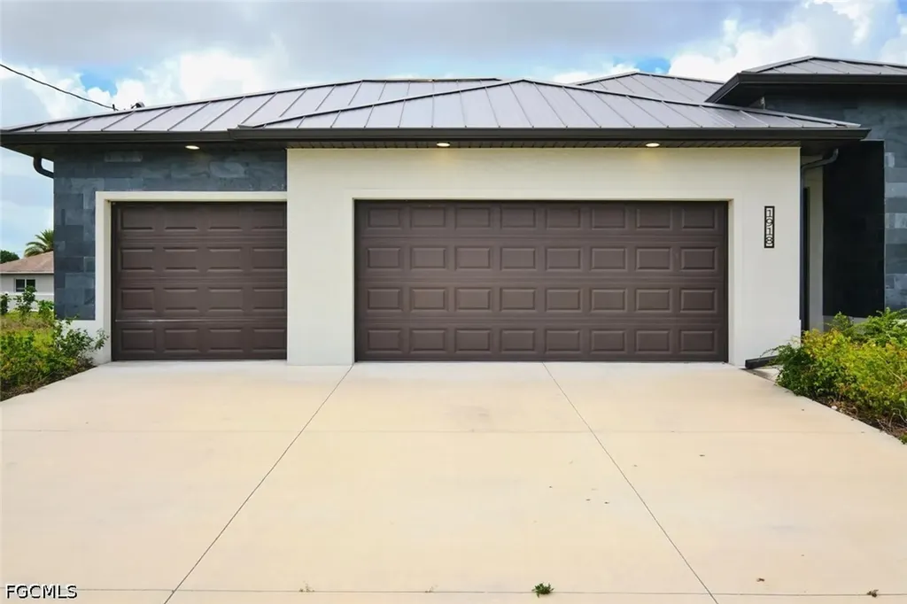 1918 SW 1st Street Cape Coral FL 33991