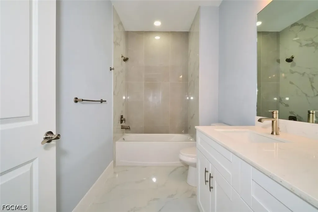 1918 SW 1st Street Cape Coral FL 33991