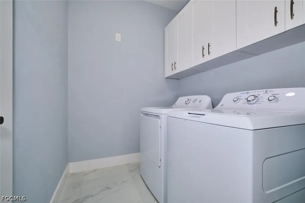 1918 SW 1st Street Cape Coral FL 33991