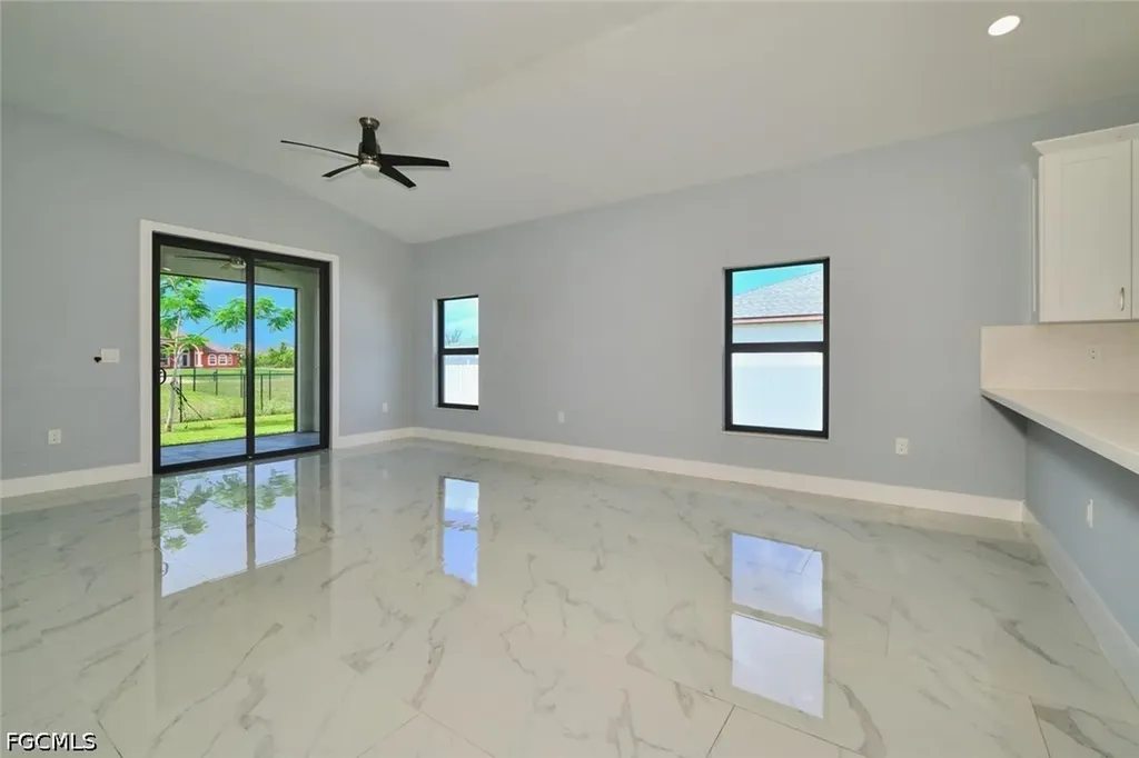 1918 SW 1st Street Cape Coral FL 33991