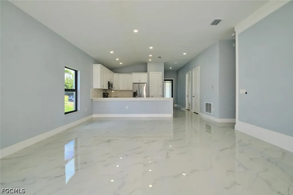 1918 SW 1st Street Cape Coral FL 33991