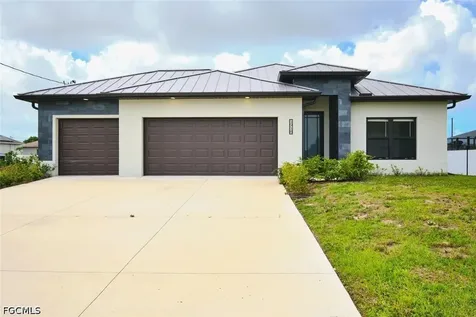 1918 SW 1st Street Cape Coral FL 33991