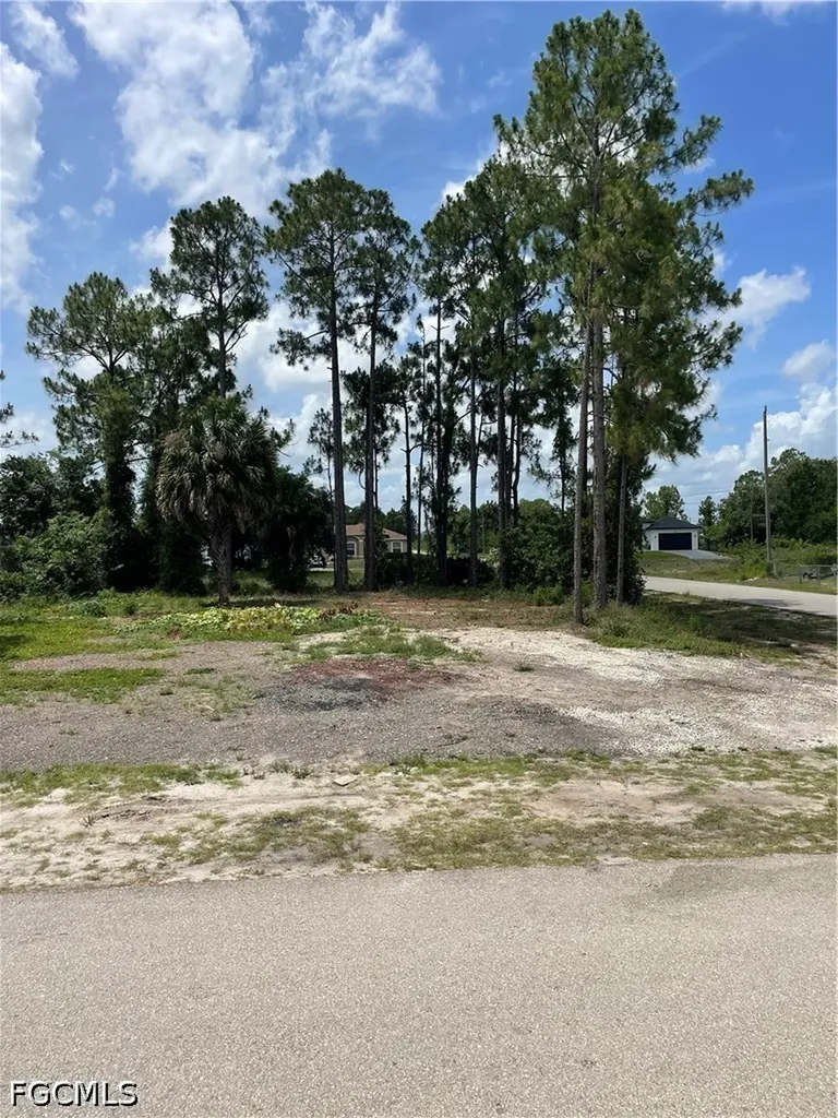3011 33rd Street SW Lehigh Acres FL 33976