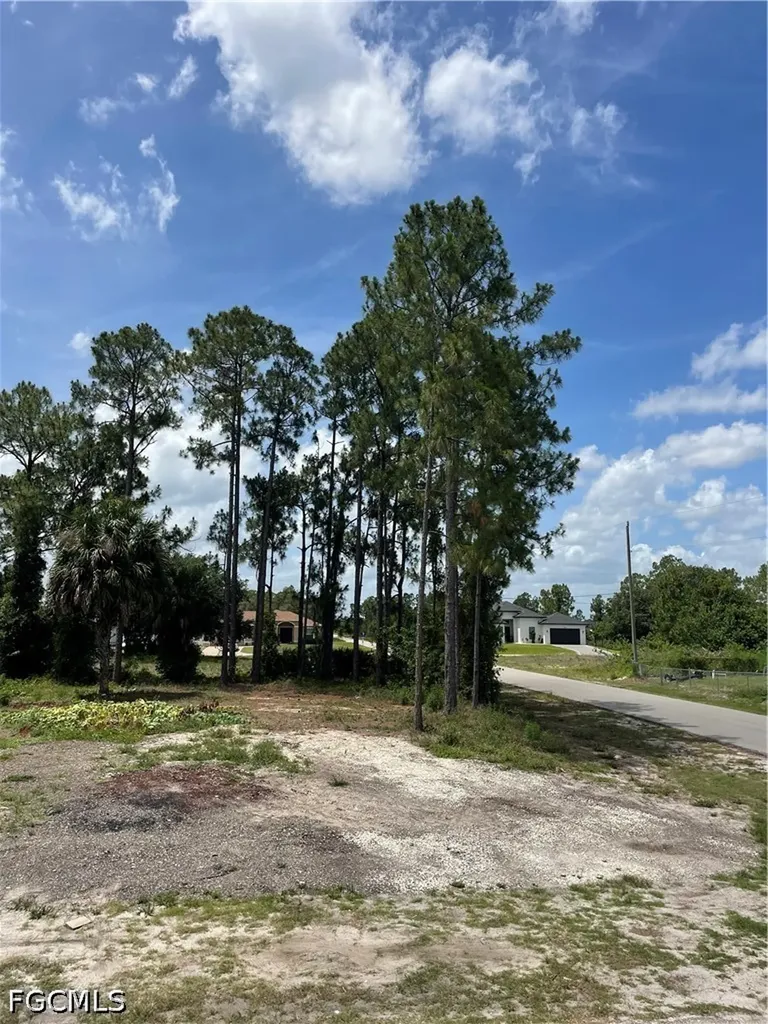 3011 33rd Street SW Lehigh Acres FL 33976