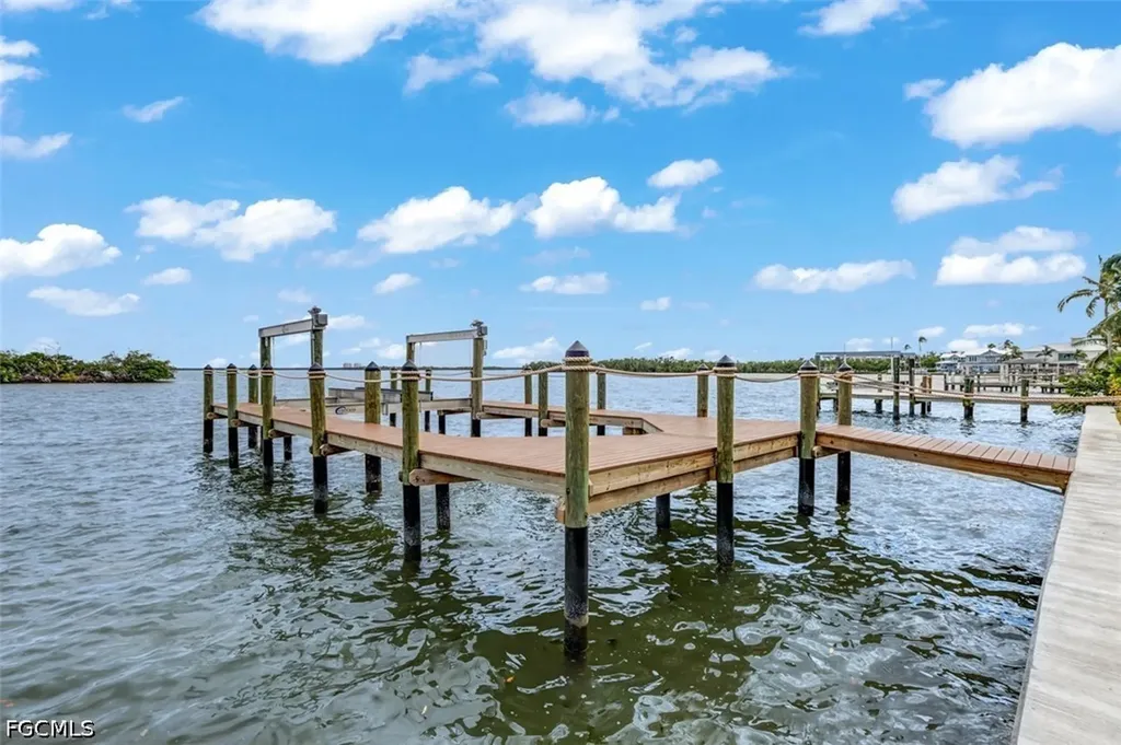 15 Bayview Boulevard Fort Myers Beach FL 33931
