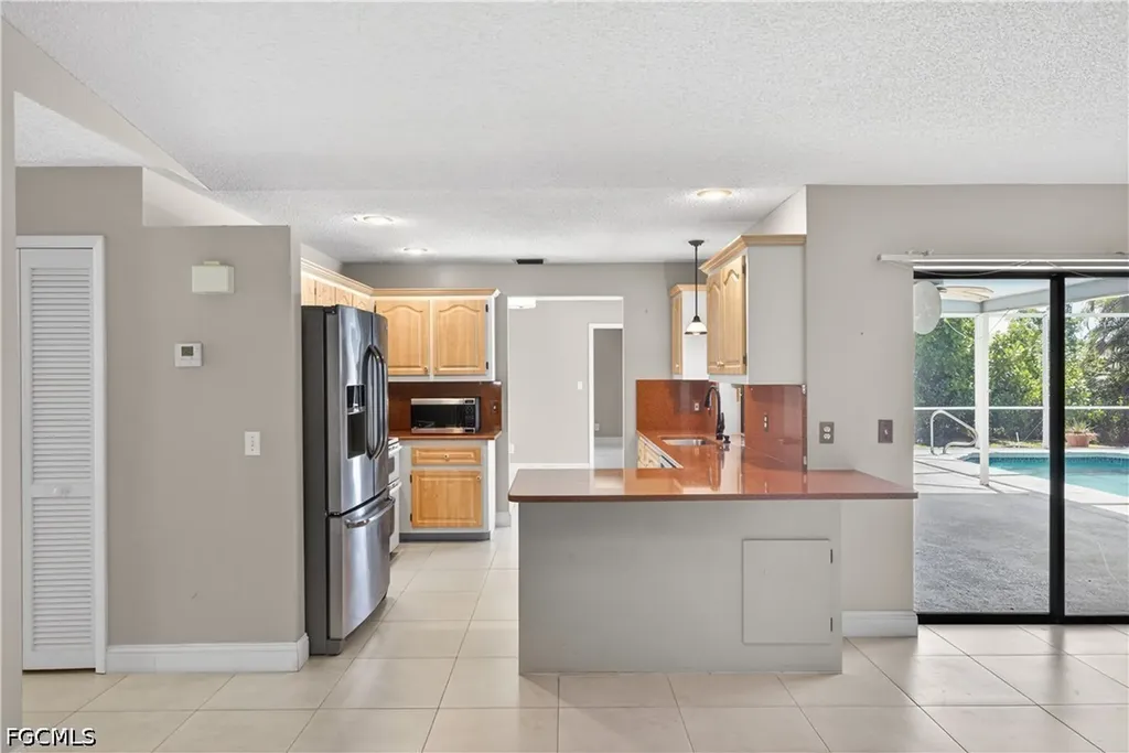 836 SW 18th Street Cape Coral FL 33991