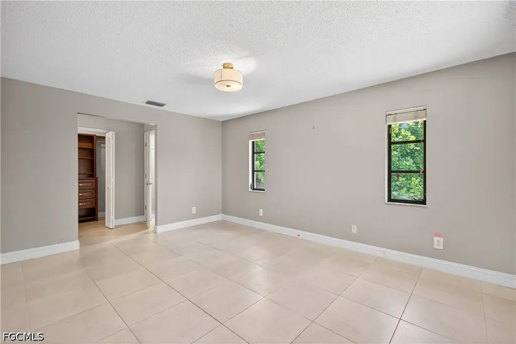 836 SW 18th Street Cape Coral FL 33991