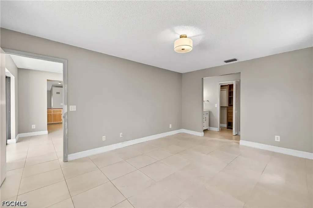 836 SW 18th Street Cape Coral FL 33991