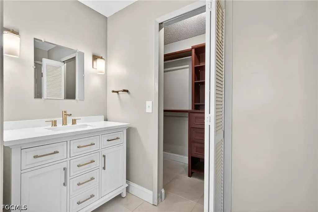836 SW 18th Street Cape Coral FL 33991