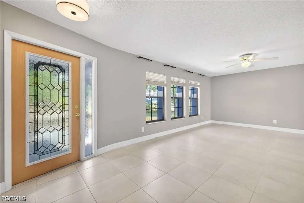 836 SW 18th Street Cape Coral FL 33991