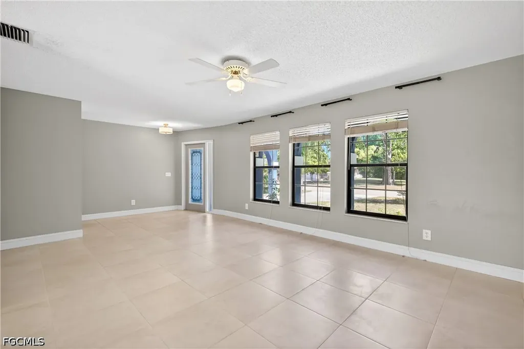 836 SW 18th Street Cape Coral FL 33991