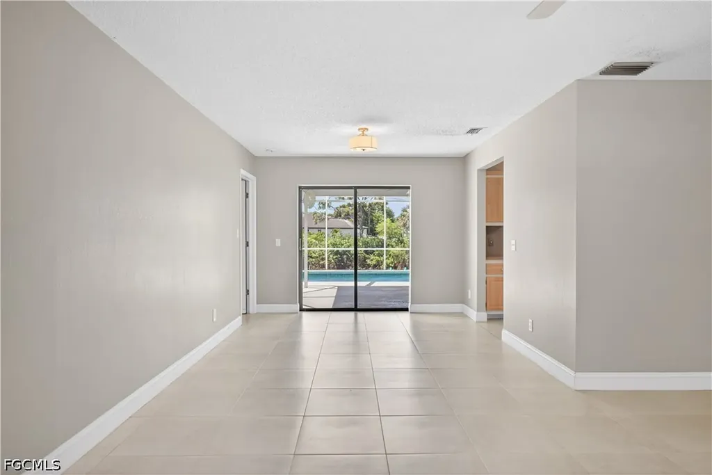 836 SW 18th Street Cape Coral FL 33991