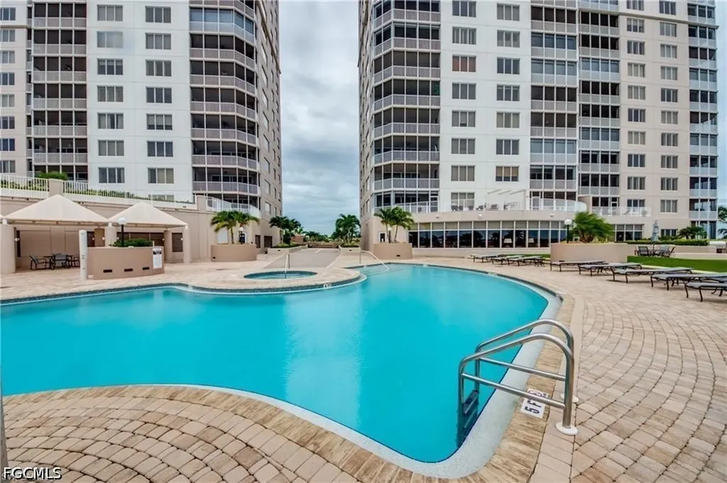 2090 W First Street Fort Myers FL 33901