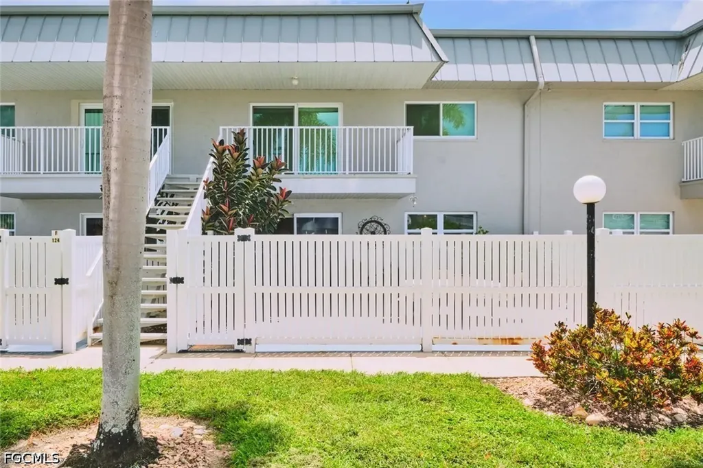 6777 Winkler Road Fort Myers FL 33919