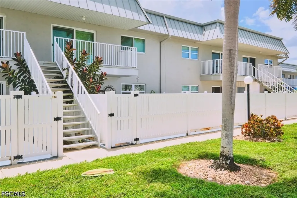 6777 Winkler Road Fort Myers FL 33919