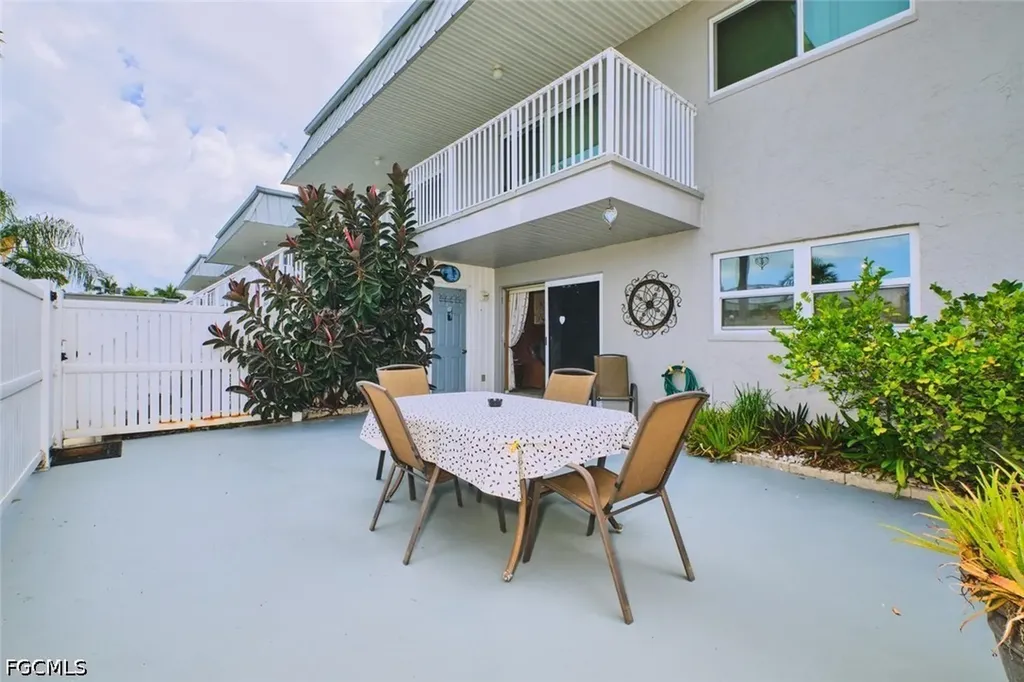 6777 Winkler Road Fort Myers FL 33919