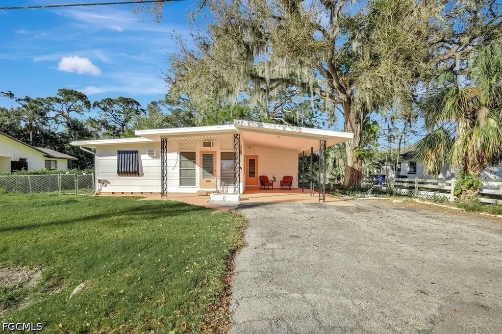 1802 Marilyn Drive North Fort Myers FL 33917