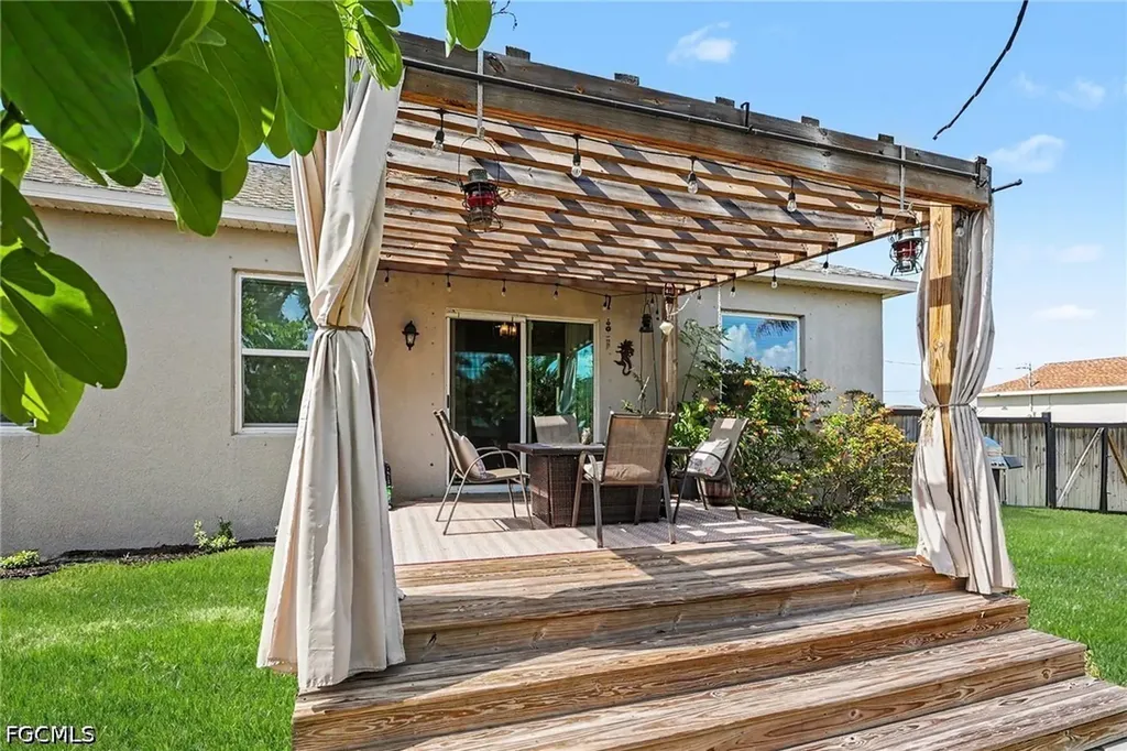 1810 NW 13th Street Cape Coral FL 33993
